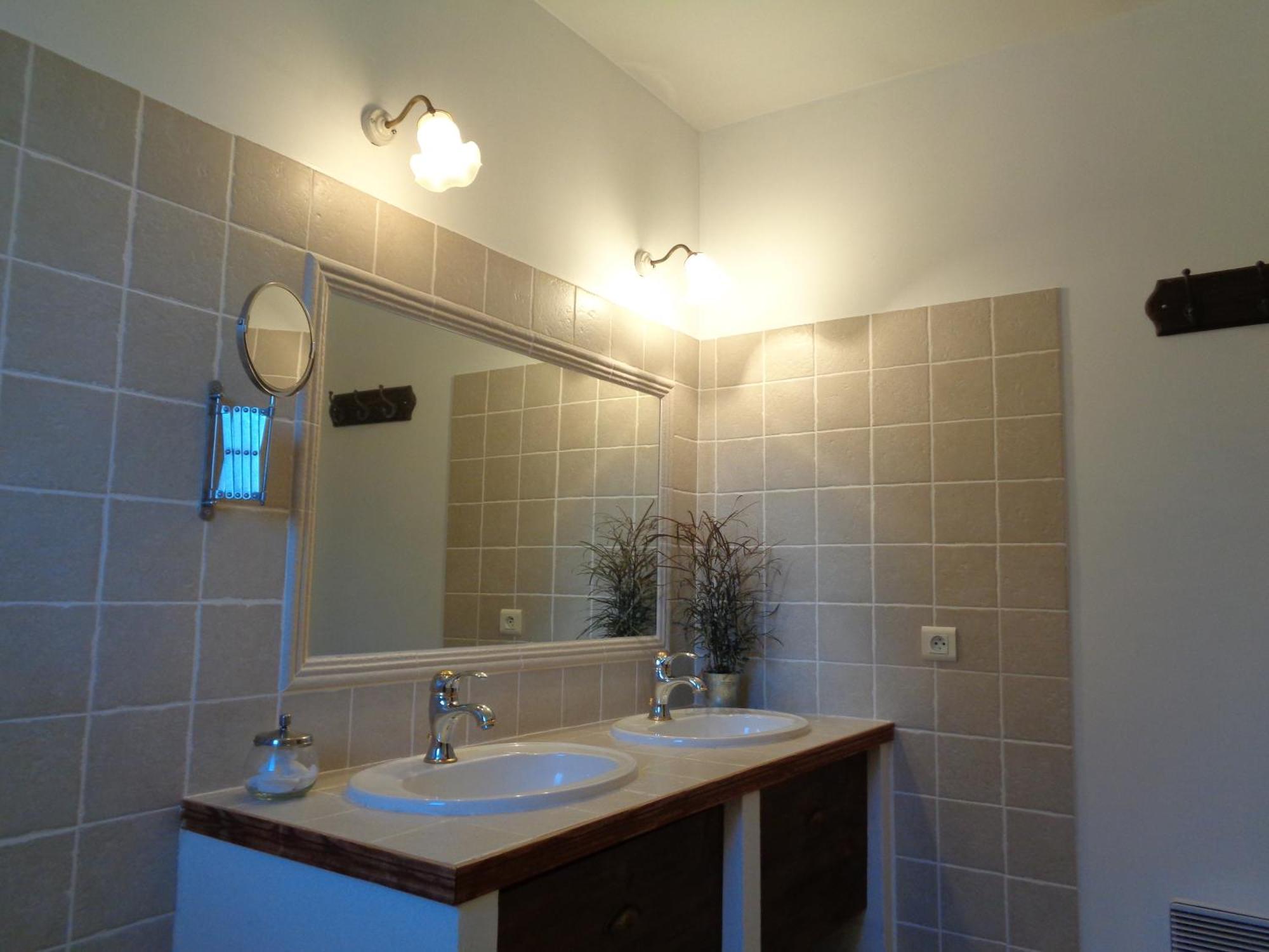 Clos Des Lavandes - Chambres Et Suites De Charme Climatisees-Luberon Lacoste  Eksteriør billede